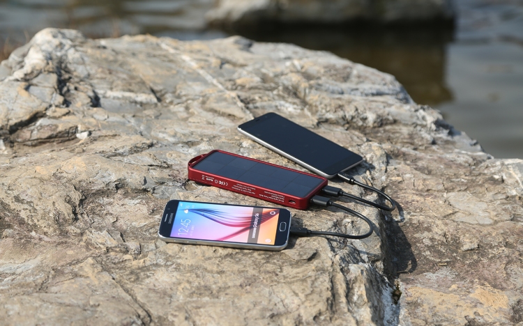 solar phone charger best buy