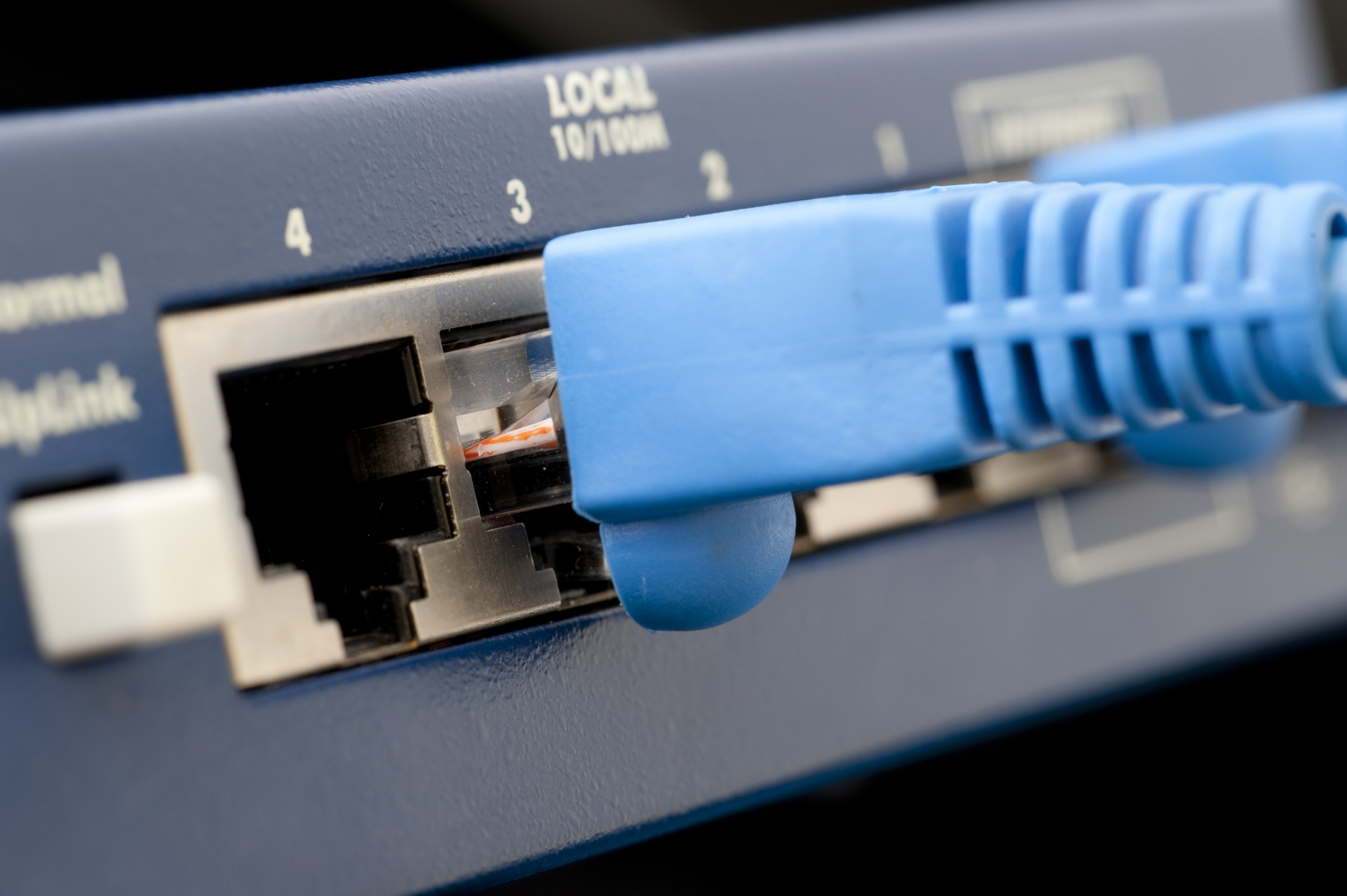 Проводной интернет Ethernet. Хаб Ethernet. Ethernet фото. Wire connection. Не видит проводной интернет